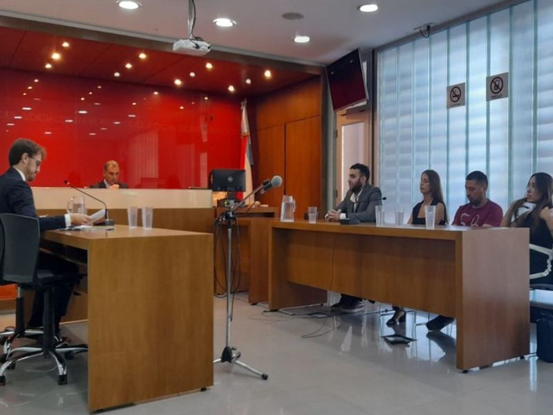 Juicio abreviado para empleado que vendía carnets de conducir apócrifos