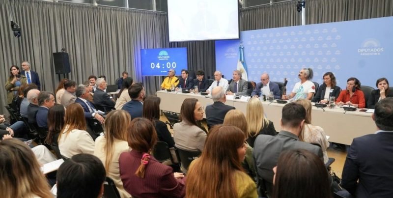 Adolfo Pérez Esquivel y Marta Maffei expusieron en el debate por la modificación de la Ley de Glaciares