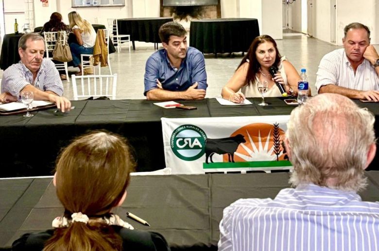 Farer solicitó a legisladores a defender la ley de fitosanitarios