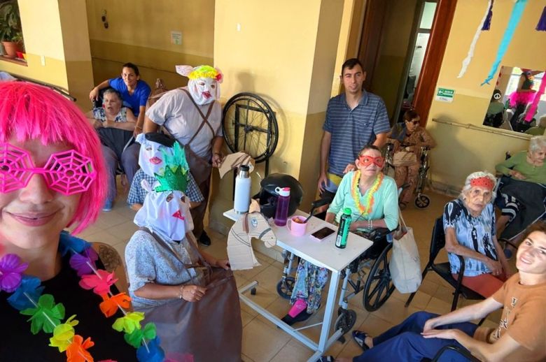 El hospital geriátrico celebró el carnaval junto a sus residentes