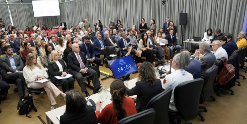 Impulsan consulta popular por la Ley de Glaciares tras audiencia masiva en Diputados
