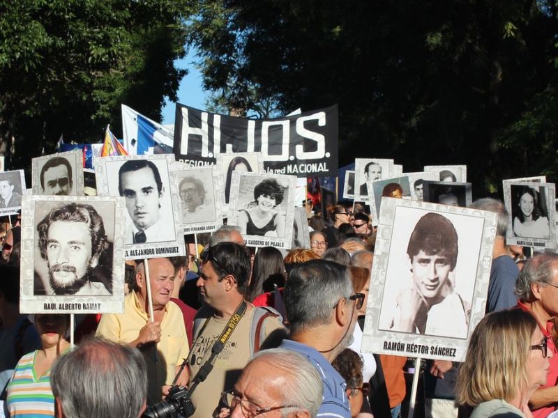 La marcha por el 24 de Marzo fue masiva en Paraná