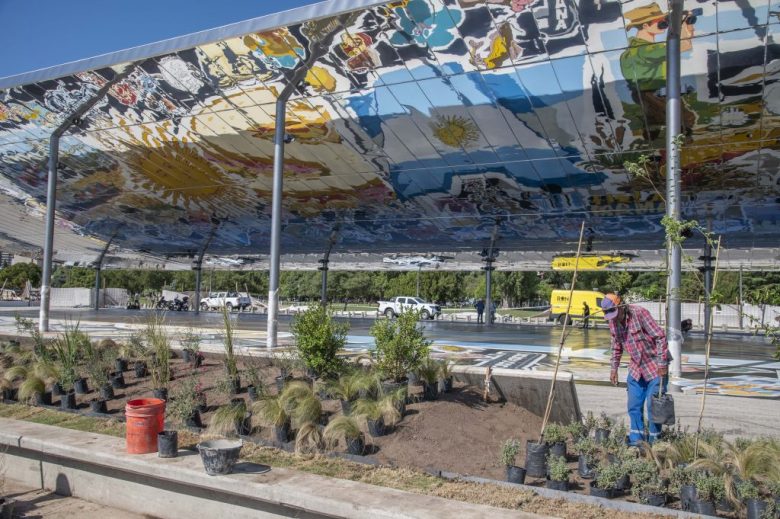El Aura, la primera plaza pública techada de Rosario