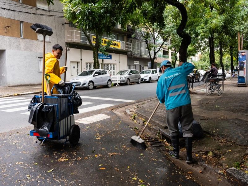 Rosario intensifica las tareas de higiene urbana en toda la ciudad