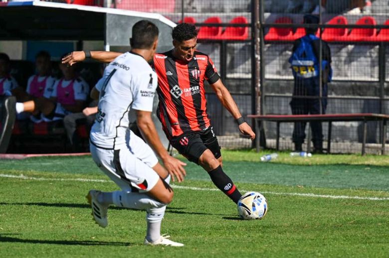 Patronato volvió a jugar mal y perdió como local con Colón