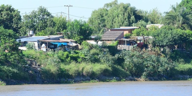 Alto Verde: crece un asentamiento irregular sobre el margen del río Paraná