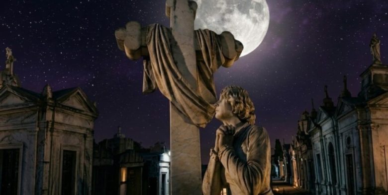 Esperanza presenta «Plenilunio en el Cementerio», propuesta fotográfica para revalorizar su patrimonio