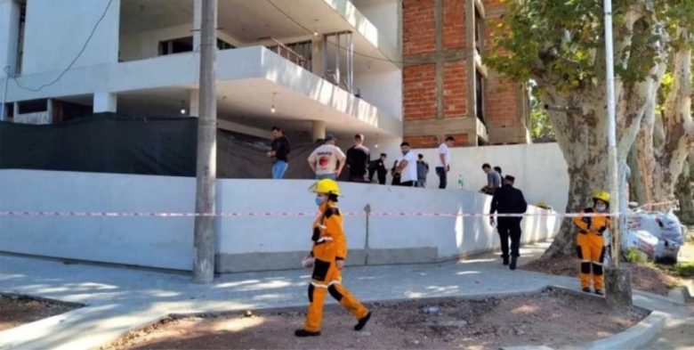 Descubren un cuerpo oculto en la pared de una obra en construcción en Colón