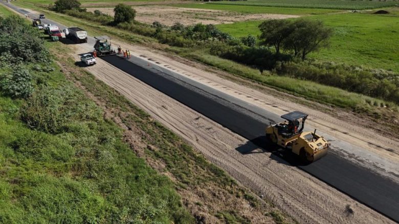 De norte a sur: con bacheo y borrado de huellas, realizan reparaciones en más de 15 rutas santafesinas