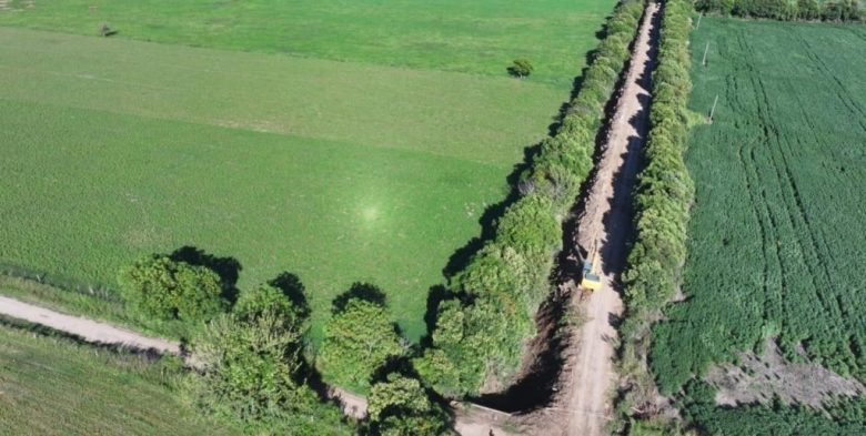 Esperanza: limpian el Canal Sur para garantizar el escurrimiento hídrico