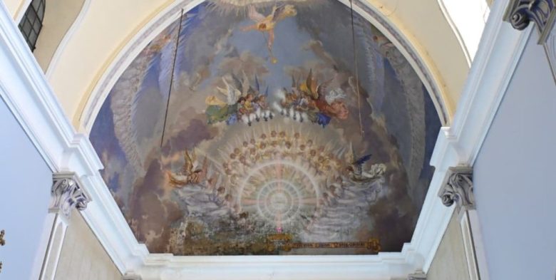 Santa Fe: el Colegio Adoratrices inició campaña para restaurar su histórica capilla