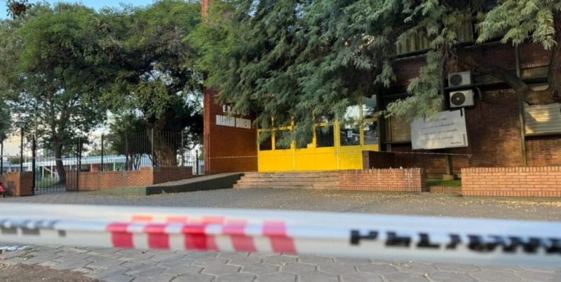 Pullaro estuvo en San Cristóbal tras el ataque a tiros en la escuela: se reunió los padres de Ian