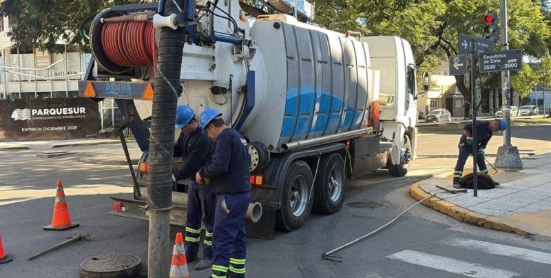 Aguas Santafesinas intensifica obras para mejorar el sistema cloacal en Santa Fe capital