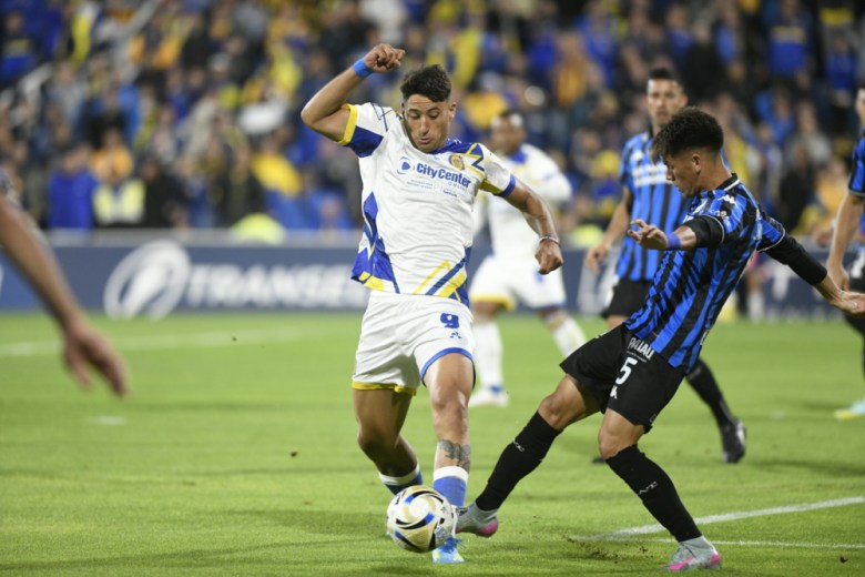 Véliz tuvo revancha y Rosario Central volvió al triunfo