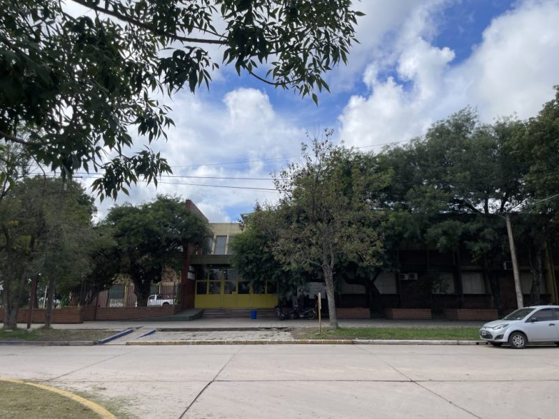 La Escuela 40 de San Cristóbal busca su “nueva normalidad” después del horror: así fue la reapertura