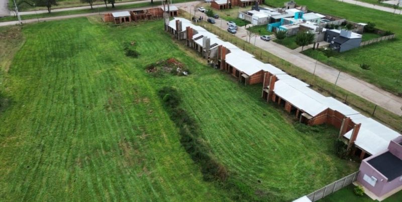 Rafaela: reactivan 28 viviendas y licitatan de obras para un instituto y entrega de escrituras