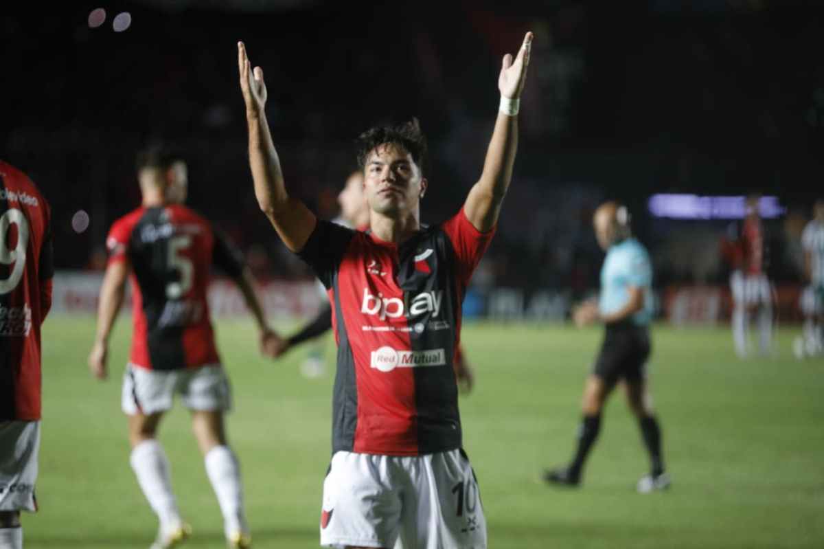 Festival en el Brigadier López: Colón aplastó a San Miguel y se trepó a la punta del torneo