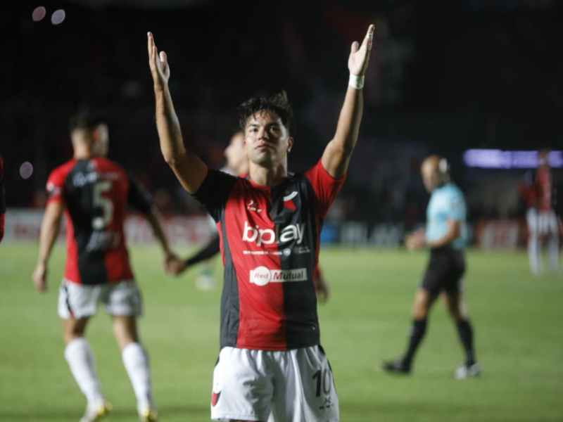 Festival en el Brigadier López: Colón aplastó a San Miguel y se trepó a la punta del torneo