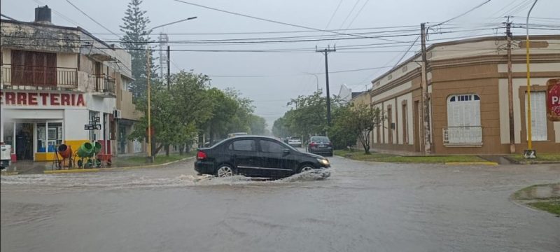 Más de 200 mm, pueblos bajo agua, evacuados y clases suspendidas, mientras se pronostican más lluvias en el norte