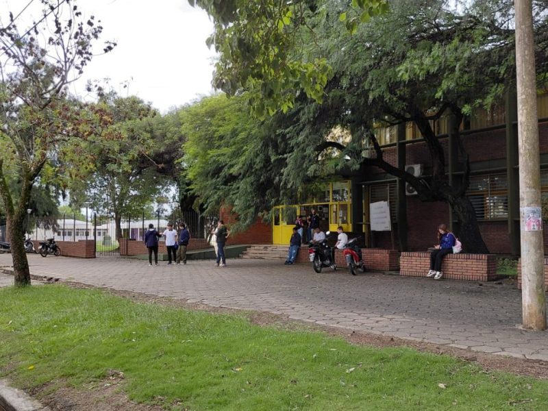 El regreso a clases tras el ataque a tiros: alumnos y docentes volvieron a la escuela 40 de San Cristóbal