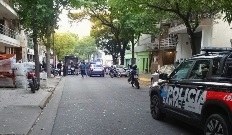 Rosario: investigan la muerte violenta de una pareja de jóvenes en dos departamentos