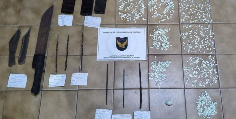 Requisa en la cárcel de Las Flores de Santa Fe: secuestraron celulares, armas blancas y sustancias prohibidas