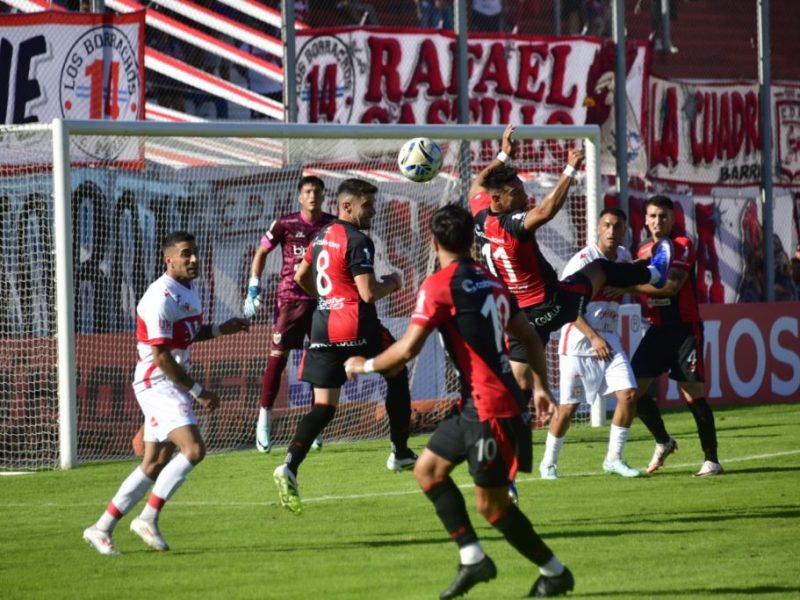 Colón sufrió una derrota que pudo terminar en goleada ante el «Gallito» de Morón