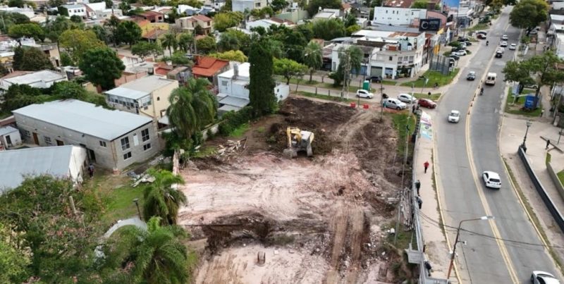 Obra histórica: demolieron una casa en el futuro trazado del nuevo puente Santa Fe-Santo Tomé