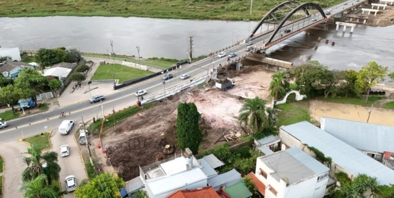 Nuevo Puente Santa Fe-Santo Tomé: Detalles del incidente con una viga y el ritmo de la construcción