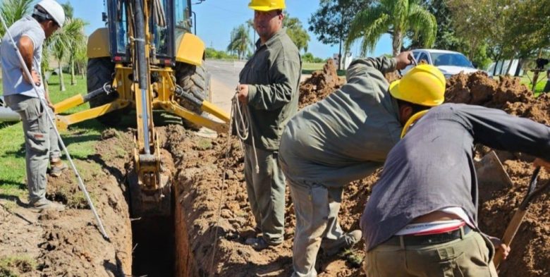 Las obras del nuevo sistema de desagües cloacales en Alejandra ya registran un avance del 45 %