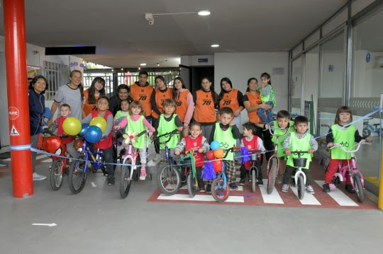 El polideportivo rosarino Garzón ya cuenta con su propia bicisenda para las infancias