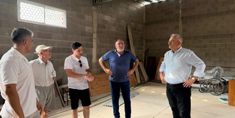 Calvo recorrió el barrio Villani de Frontera y respaldó a la vecinal