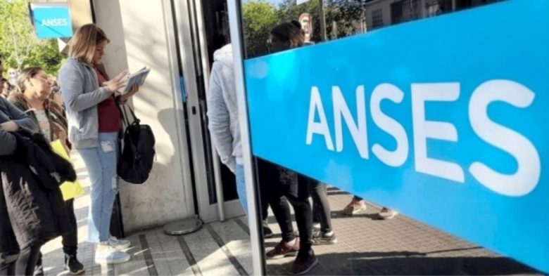 La Corte Suprema prohibió al Estado usar teléfonos y correos de ciudadanos sin consentimiento