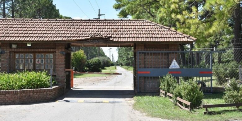 Doble asalto a mano armada en un barrio cerrado de Santo Tomé: maniataron a dos familias y sustrajeron un cuantioso botín