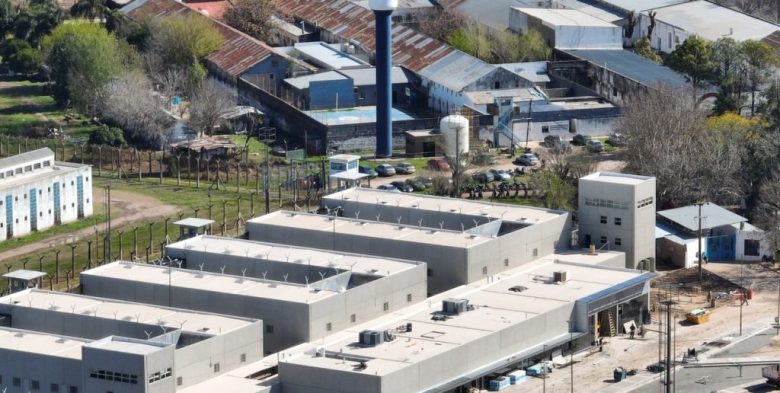 Detuvieron a una mujer por intentar ingresar marihuana oculta en papas a la cárcel de Las Flores