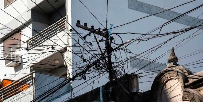 La Municipalidad de Santa Fe avanza con el retiro de cables en desuso de la Peatonal San Martín