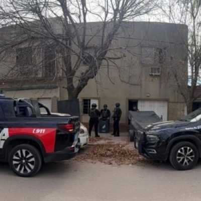 Detuvieron a una mujer en Villa Hipódromo de Santa Fe con casi un kilo de cocaína y dinero en efectivo