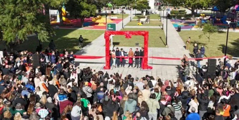 El Gobierno de Santa Fe inauguró en Venado Tuerto la remodelación de la histórica Plaza San Martín