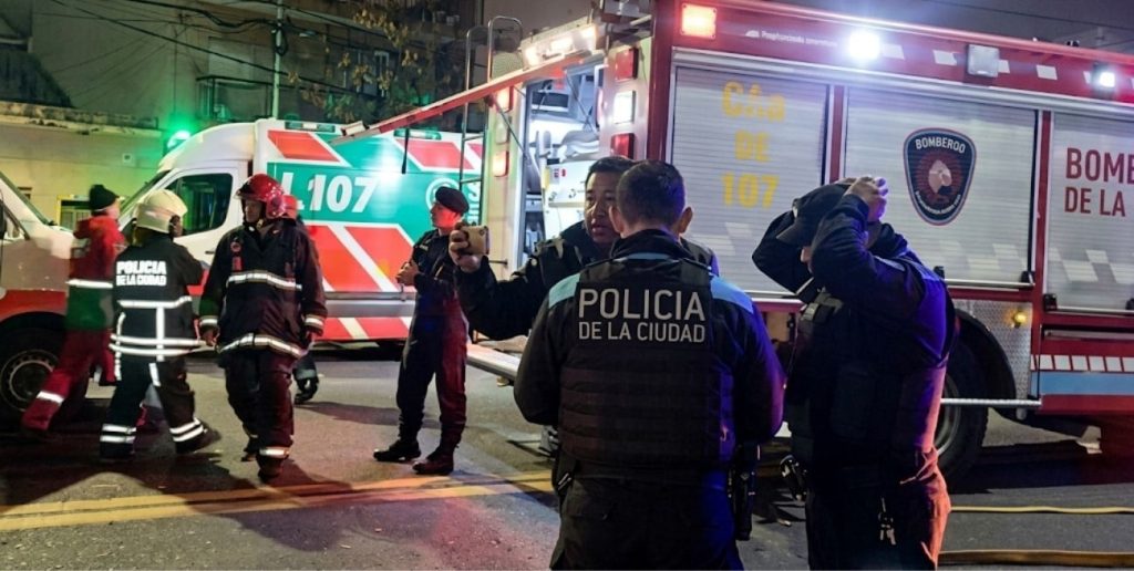 Al menos seis heridos en Mataderos por un choque de colectivo y auto