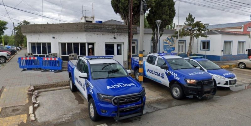 Santa Cruz: un padre apuñaló al acusado de abusar de su hijo de 3 años y lo hirió de gravedad