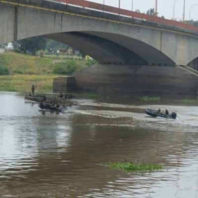 Retomaron la búsqueda de Carlos Ezpeleta en aguas de la Laguna Setúbal de la ciudad de Santa Fe