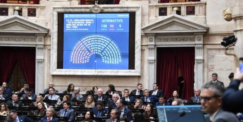 Oficialismo aprobó la Ley Hojarasca en Diputados con 138 votos positivos