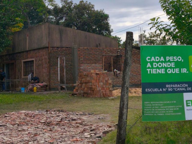 Construyen un aula y realizan mejoras en una escuela de La Paz