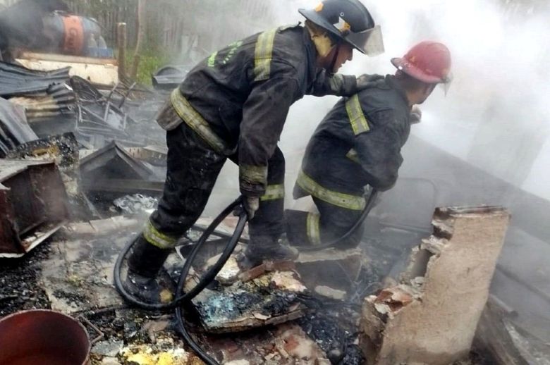 Una familia perdió todo tras un incendio en su vivienda