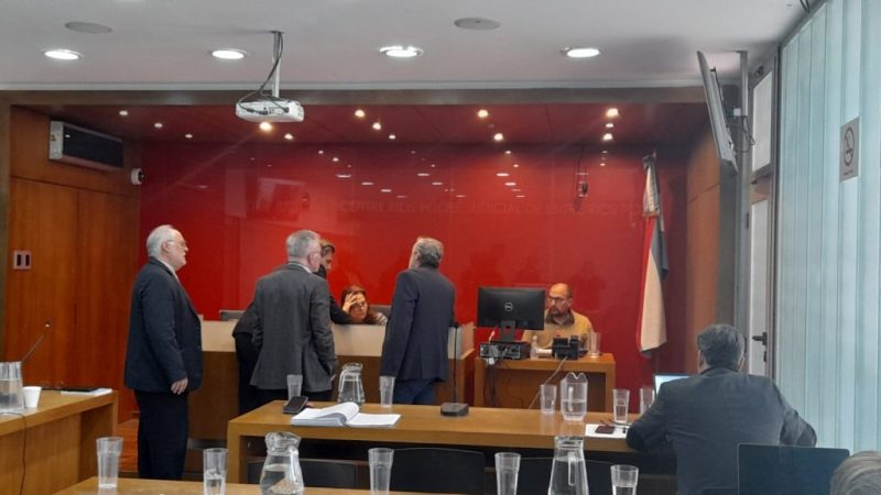 Causa contratos truchos: cuestionan una pericia caligráfica realizada a un testigo