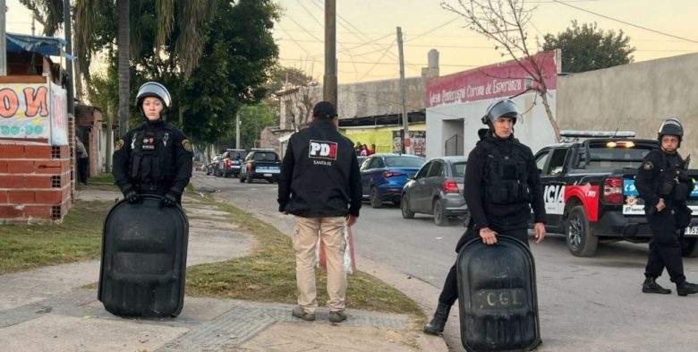 Allanamientos simultáneos en Santa Fe por el crimen de Mirko Ayala y otros hechos armados