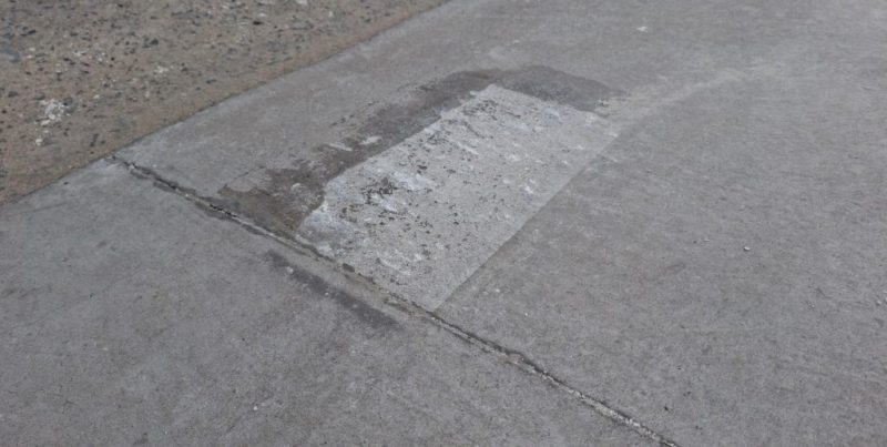 El Puerto de Santa Fe: dársenas de estacionamiento siguen sin demarcación y generan confusión