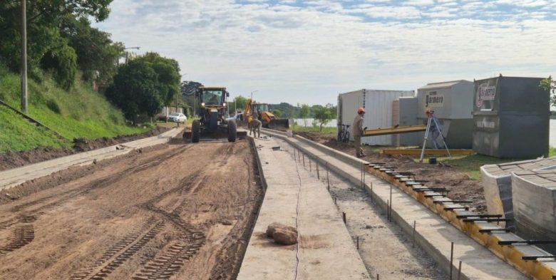 Coronda avanza con obras de pavimentación e infraestructura en su frente costero