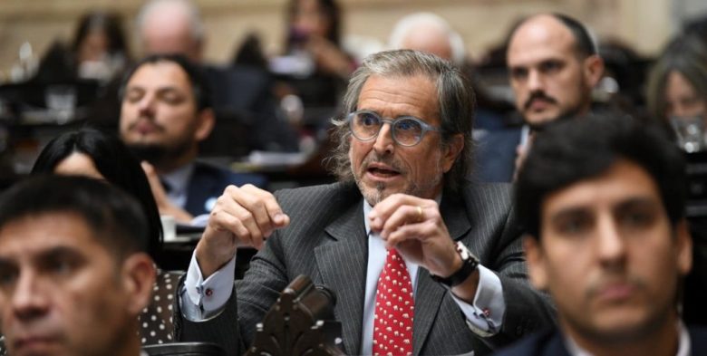 Ley Hojarasca: Diputados debatió la derogación de 60 leyes y postergó la interpelación de Manuel Adorni