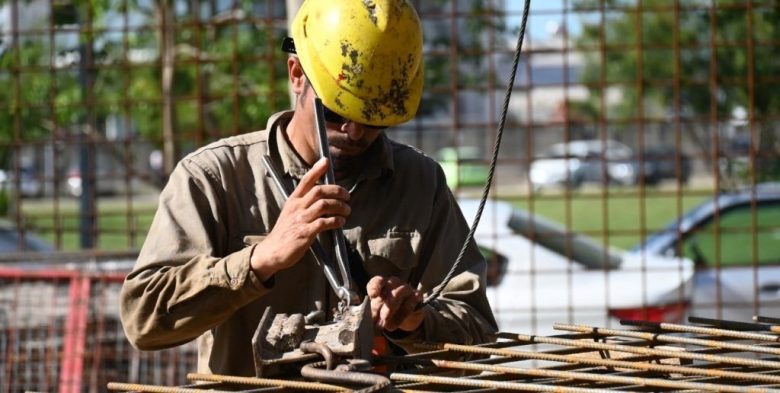 2.657 nuevos empleos: Santa Fe lidera la construcción con obras e incentivos fiscales, a contramano de la tendencia nacional